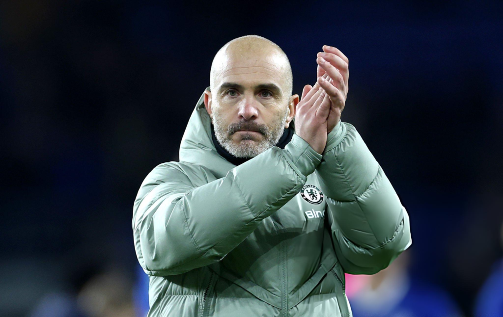 Maresca Chelsea fans serenade